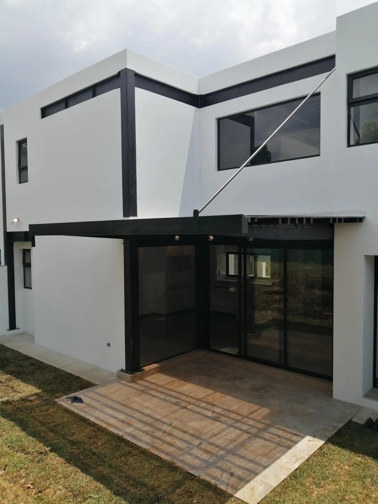 Casa Moderna Tipo Loft KM 19 Carr a Fraijanes Marias del Sol — Casa en Alquiler en Marias del Sol, Carretera a El Salvador, Guatemala, Ciudad — foto 4 de 16