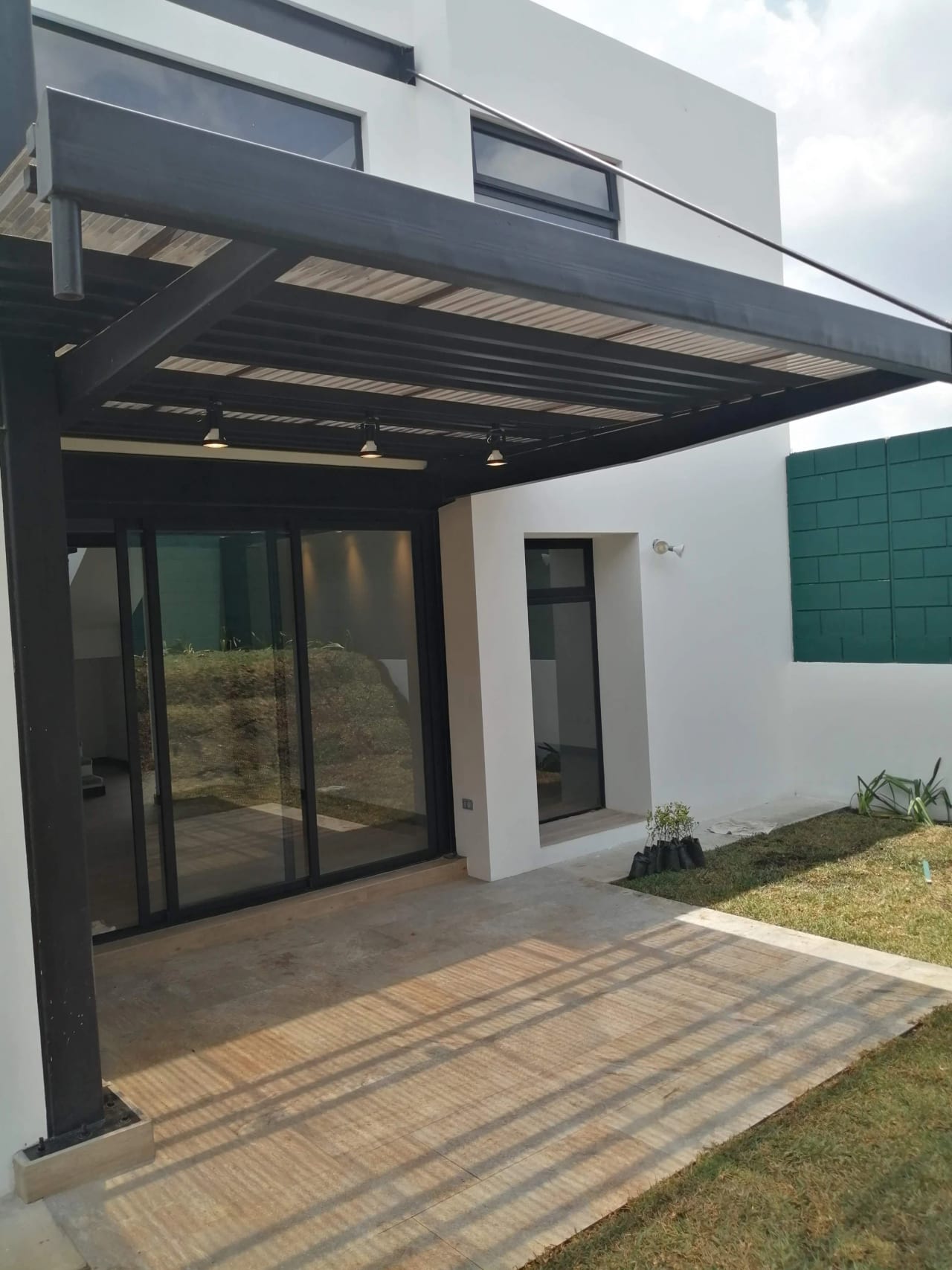 Casa Moderna Tipo Loft KM 19 Carr a Fraijanes Marias del Sol — Casa en Alquiler en Marias del Sol, Carretera a El Salvador, Guatemala, Ciudad — foto 5 de 16