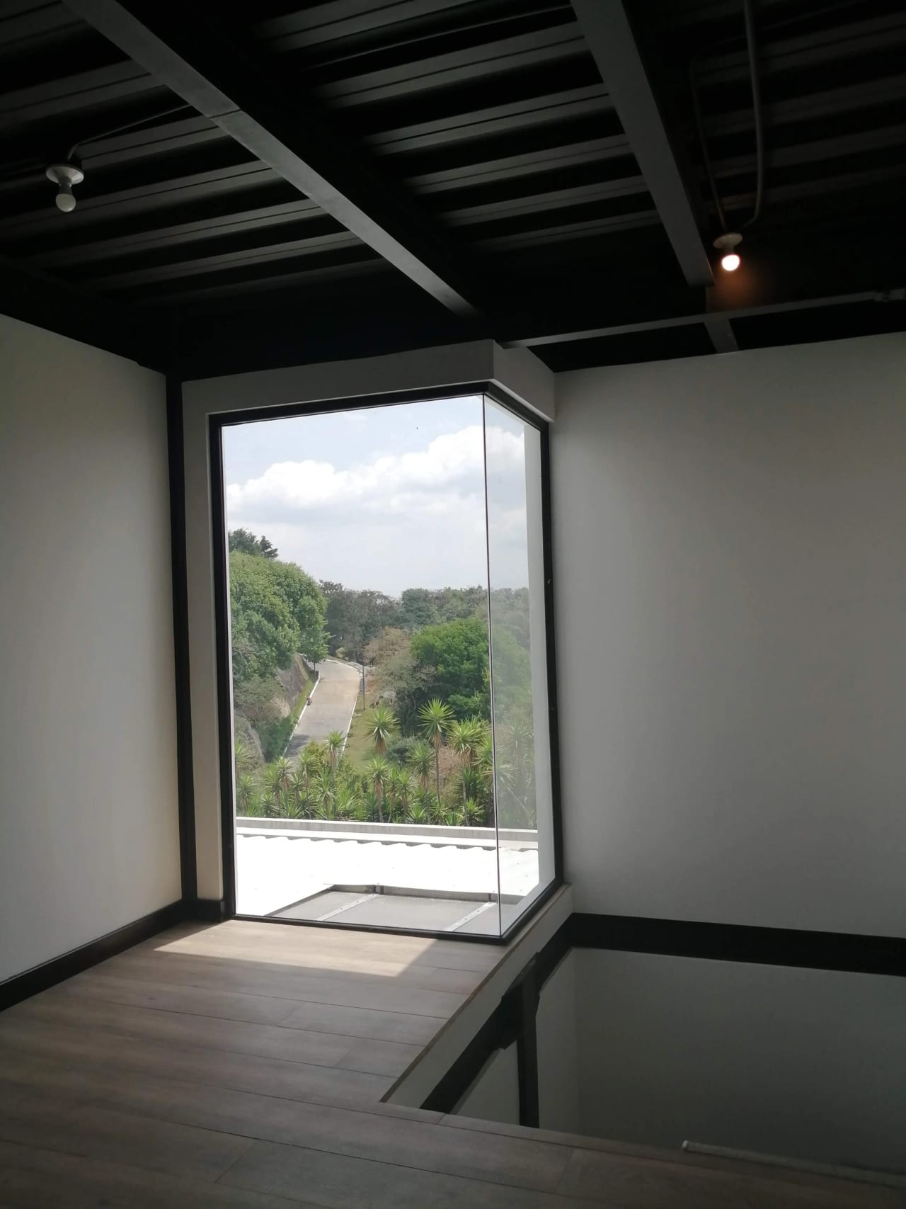 Casa Moderna Tipo Loft KM 19 Carr a Fraijanes Cond Marias del Sol — Casa en Alquiler en Marias del Sol, Carretera a El Salvador, Guatemala, Ciudad — foto 11 de 12