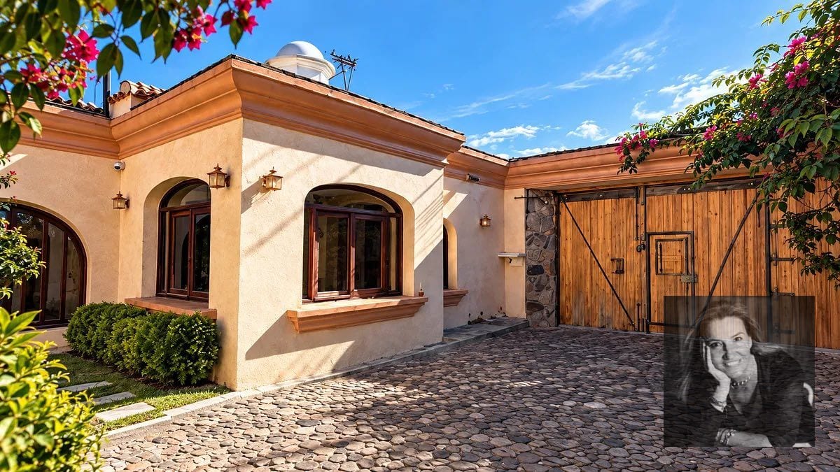 Casa colonial en venta en el casco de Antigua Guatemala | 4 habitacion — Casa en Venta en Antigua, Sacatepéquez — foto 1 de 7