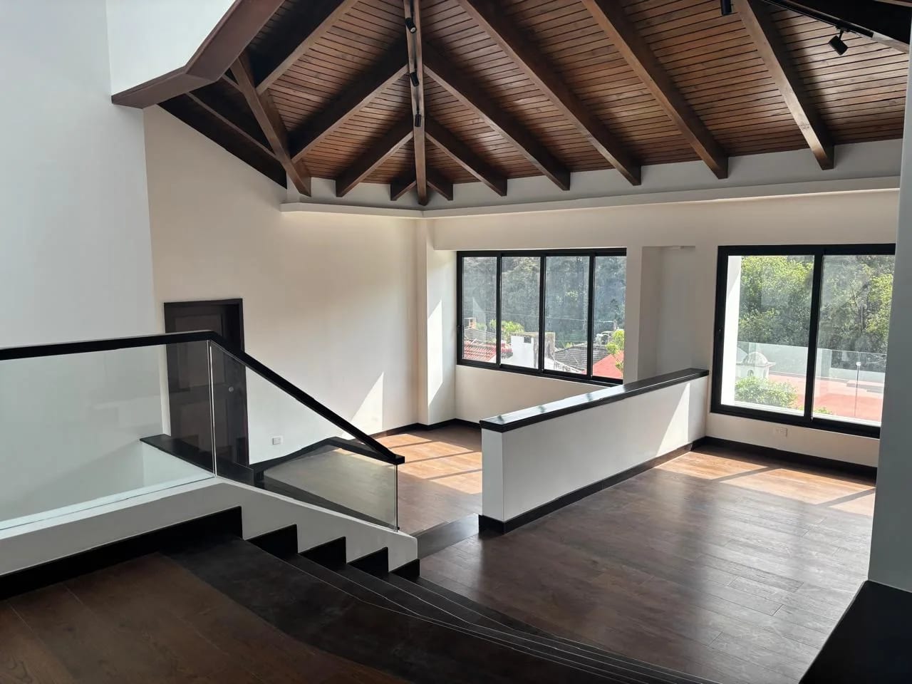 Casa en Venta OAKLAND, Zona 10 — Casa en Venta en Oakland I, Zona 10, Guatemala, Ciudad — foto 2 de 17