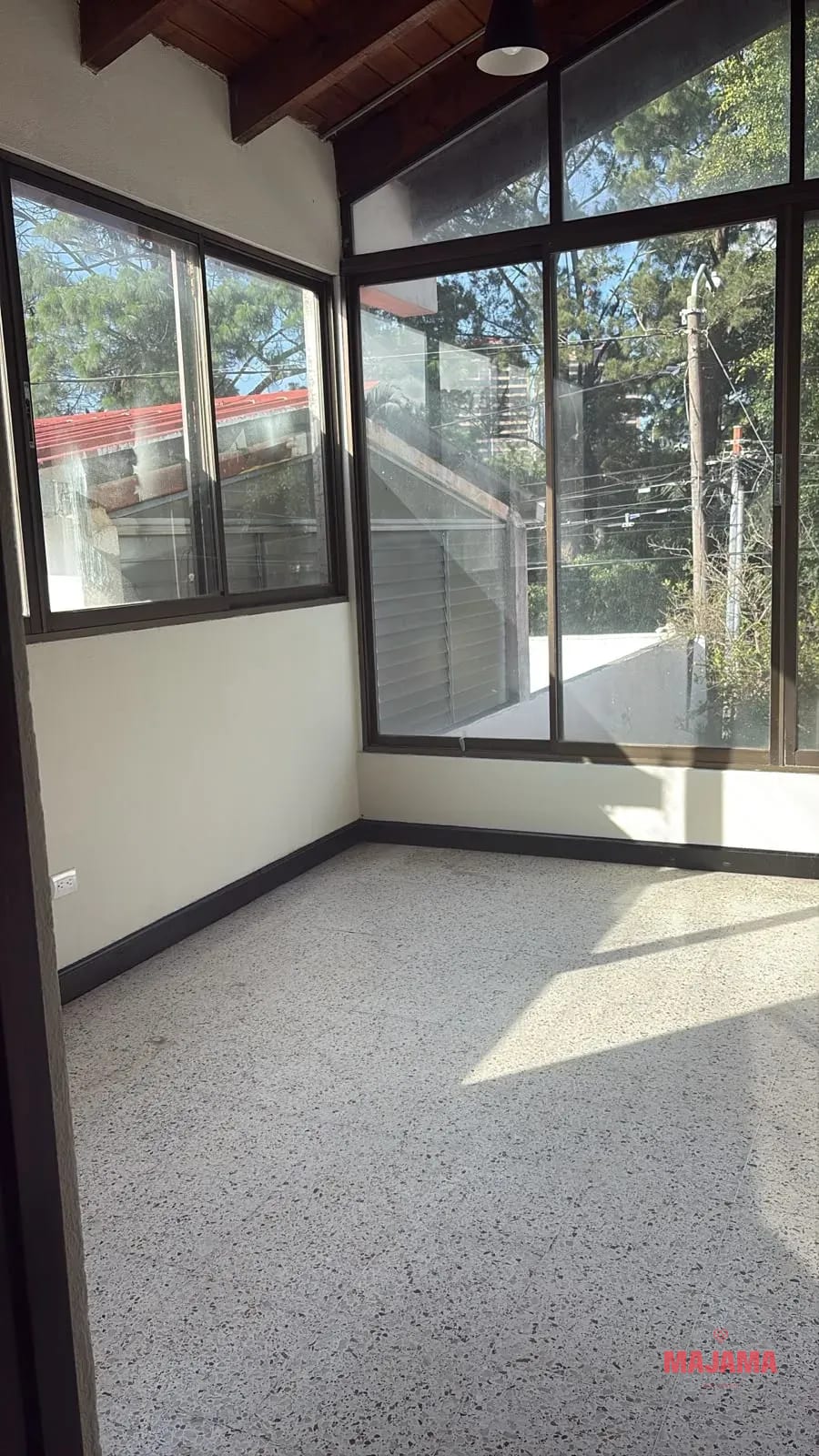 Casa Remodelada para Oficinas en Renta, Zona 15 - Codigo 10471091 — Oficina en Alquiler en Zona 15, Guatemala, Ciudad — foto 11 de 17