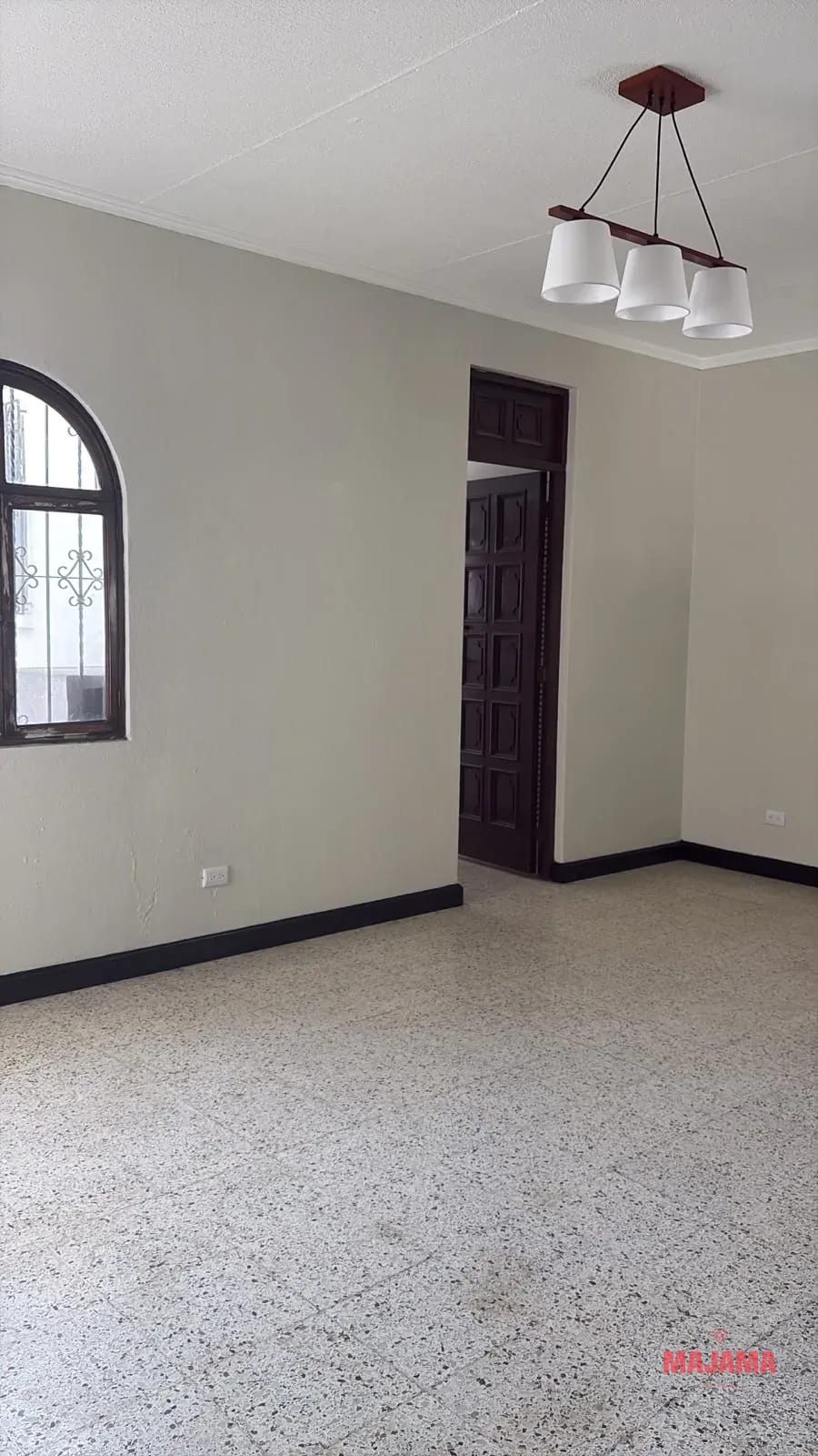 Casa Remodelada para Oficinas en Renta, Zona 15 - Codigo 10471091 — Oficina en Alquiler en Zona 15, Guatemala, Ciudad — foto 10 de 17