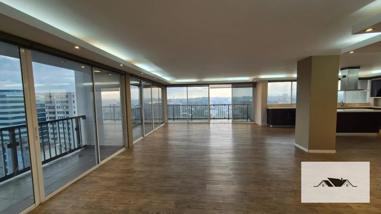 EN VENTA/RENTA AMPLIO APARTAMENTO REMODELADO ZONA 10 — Apartamento en Venta en Ciudad Vieja, Zona 10, Guatemala, Ciudad — foto 11 de 14