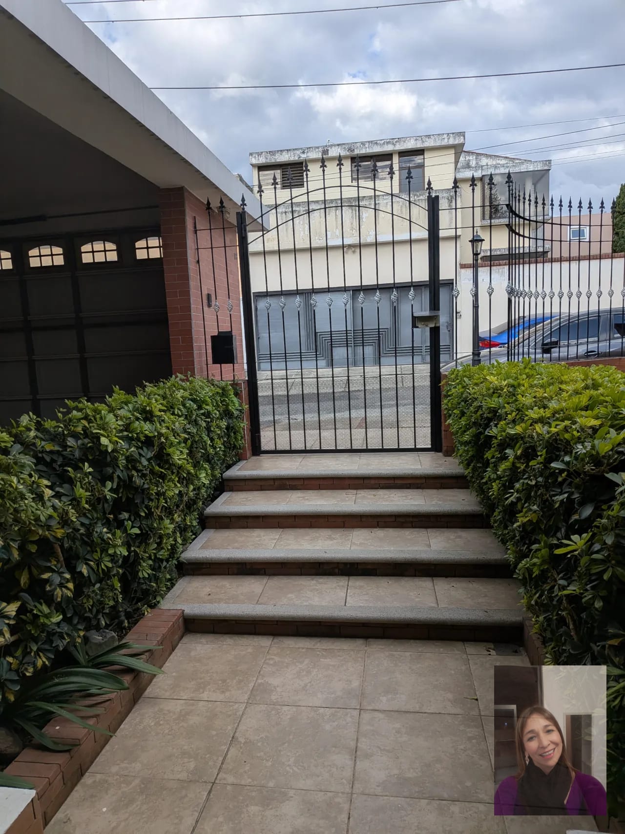 Preciosa Casa Dos Niveles "las Fuentes" Z.16 — Casa en Venta en Santa Rosita, Zona 16, Guatemala, Ciudad — foto 4 de 17