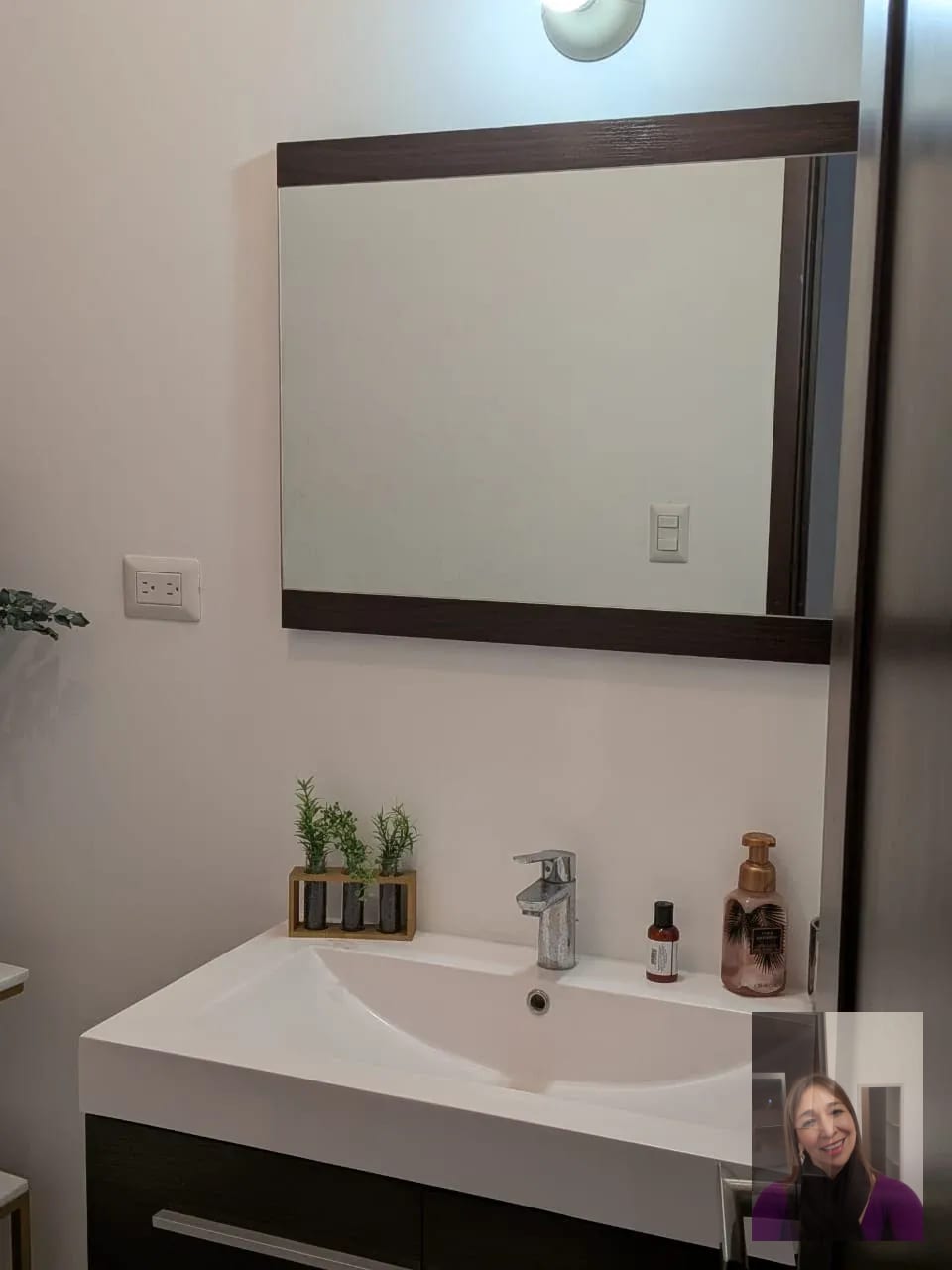 Lavamanos — Apto de 2 habitaciones totalmente equipado en Albero, Vista Hermosa — Apartamento en Venta en Álbero 15, Zona 15, Guatemala, Ciudad — foto 12 de 17