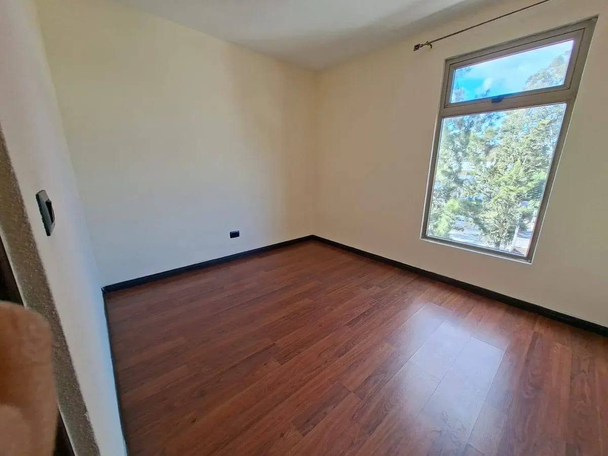 Apartamento con balcón | Jardines de Las Charcas | Zona 11 - Alquilo — Apartamento en Alquiler en Jardines de Las Charcas, Zona 11, Guatemala, Ciudad — foto 6 de 17