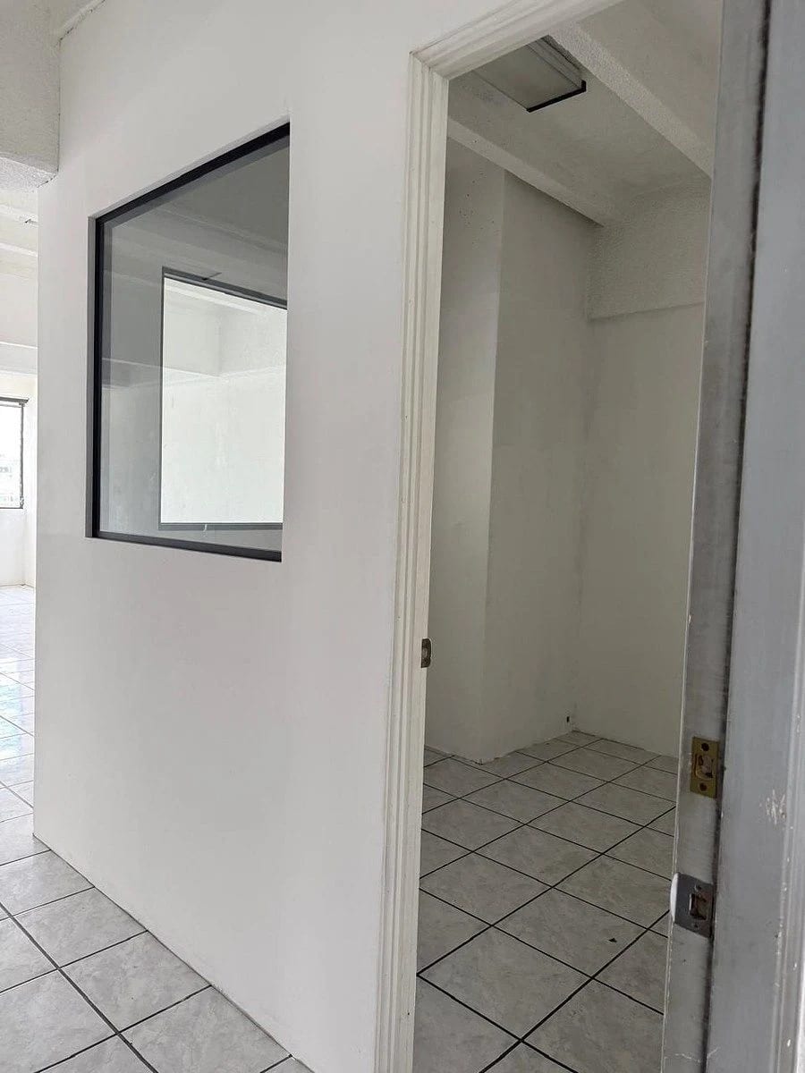 Oficina en Venta – 55 m² en Plaza Buró, Zona 10 — Oficina en Venta en Plaza Buró, Zona 10, Guatemala, Ciudad — foto 3 de 5