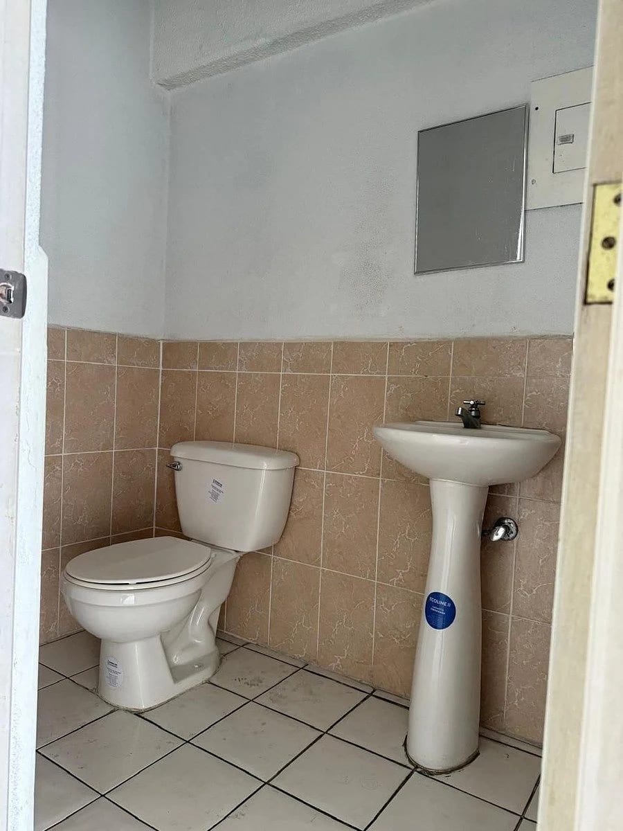 Oficina en Venta – 55 m² en Plaza Buró, Zona 10 — Oficina en Venta en Plaza Buró, Zona 10, Guatemala, Ciudad — foto 4 de 5