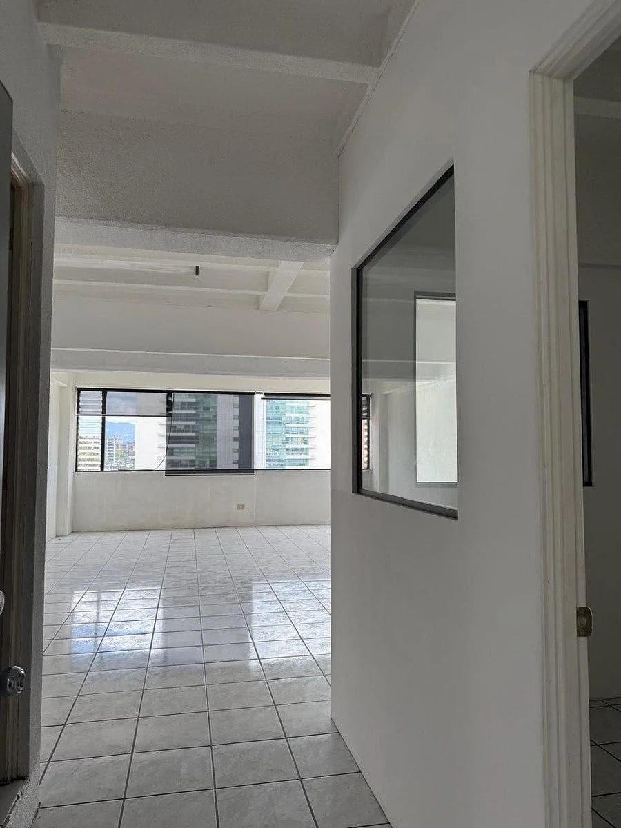 Oficina en Venta – 55 m² en Plaza Buró, Zona 10 — Oficina en Venta en Plaza Buró, Zona 10, Guatemala, Ciudad — foto 5 de 5