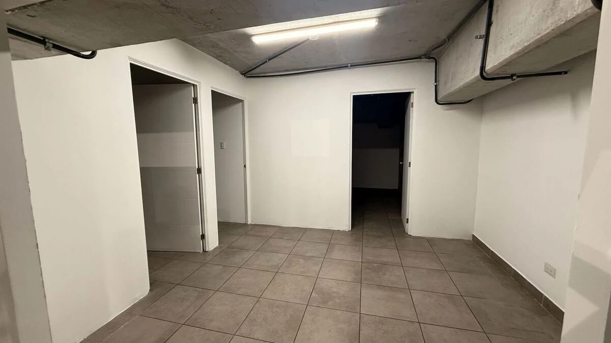 Bodega con oficinas y elevador de carga en renta en zona 4 de Mixco — Bodega / Ofibodega en Alquiler en Zona 4 Mixco, Guatemala, Ciudad — foto 9 de 15
