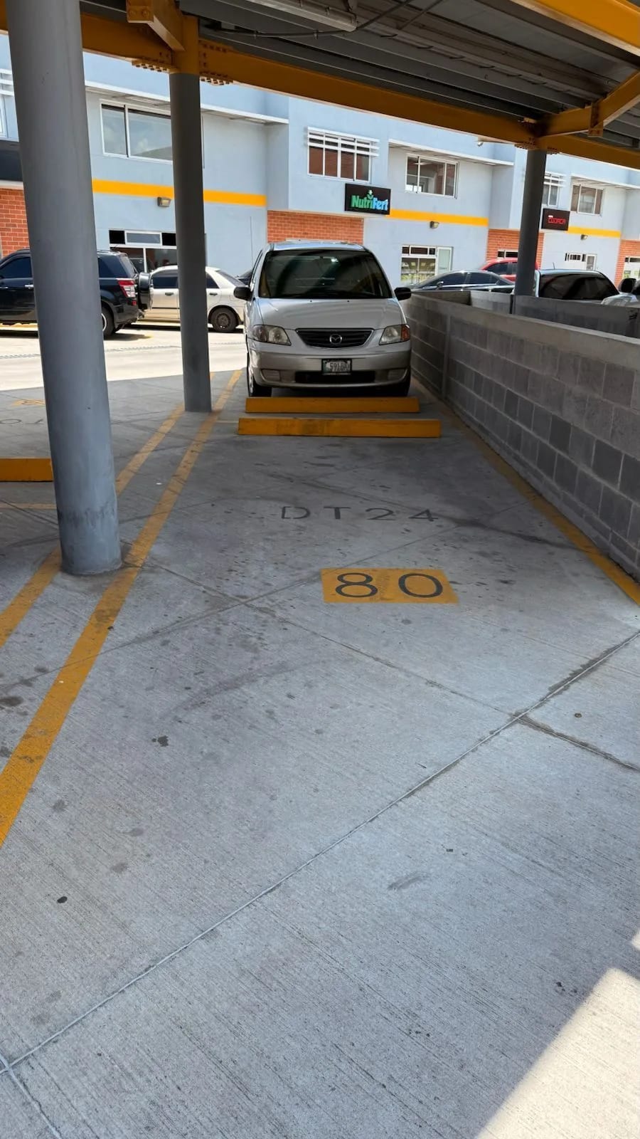 Bodega con oficinas y elevador de carga en renta en zona 4 de Mixco — Bodega / Ofibodega en Alquiler en Zona 4 Mixco, Guatemala, Ciudad — foto 14 de 15