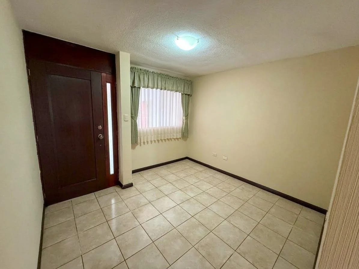 Casa en renta en Bosques del Encinal I, zona 7 de Mixco — Casa en Alquiler en Bosques del Encinal, Zona 7 Mixco, Guatemala, Ciudad — foto 4 de 17