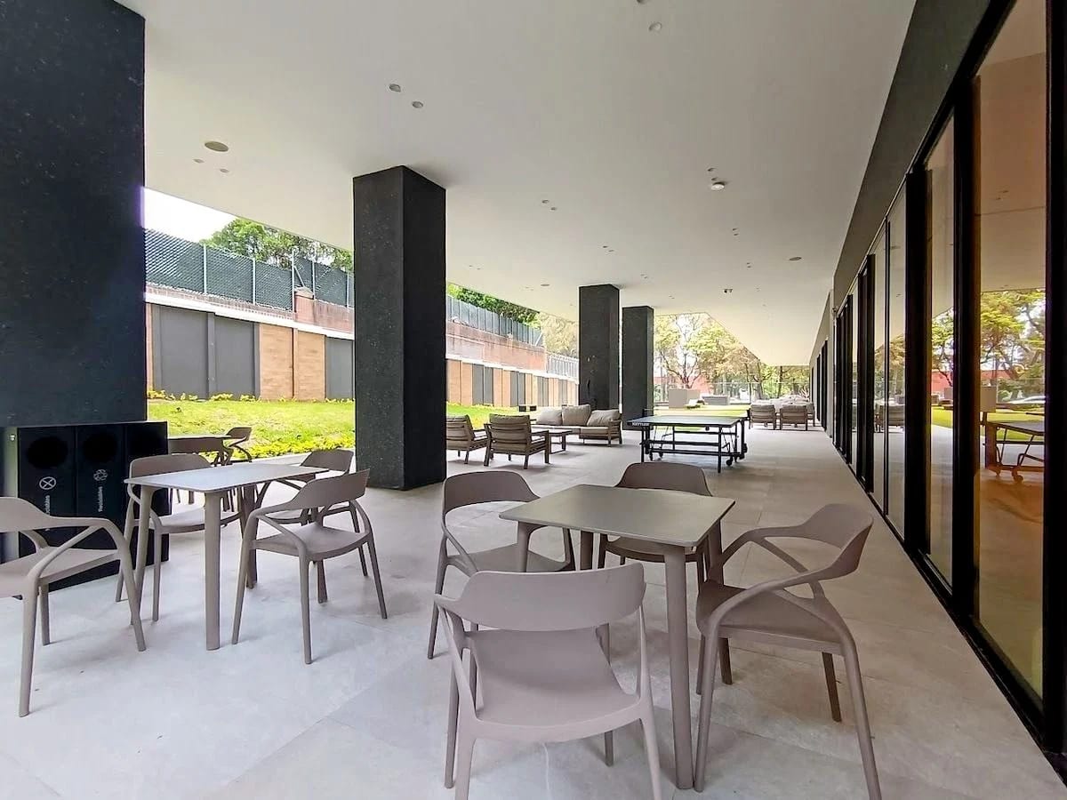 Apartamento en renta en Parque 14, zona 14, con balcón y vista a Plaza — Apartamento en Alquiler en Parque 14, Zona 14, Guatemala, Ciudad — foto 16 de 17