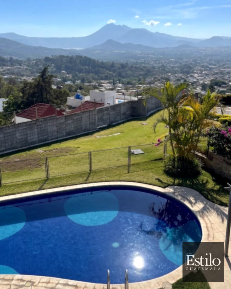 Preciosa Casa En Venta Santa Catarina Pinula — Casa en Venta en Santa Catarina Pinula, Guatemala, Ciudad — foto 2 de 9