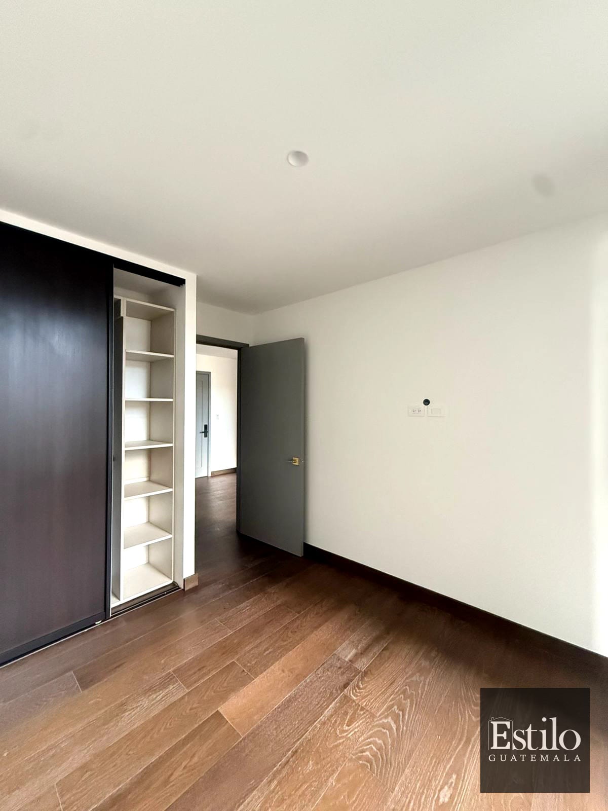 Hermoso Apartamento A Super Precio — Apartamento en Venta en Zona 10, Guatemala, Ciudad — foto 7 de 11