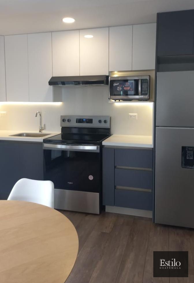 APARTAMENTO AMUEBLADO EN ALQUILER Z.10 — Apartamento en Alquiler en Zona 10, Guatemala, Ciudad — foto 1 de 4