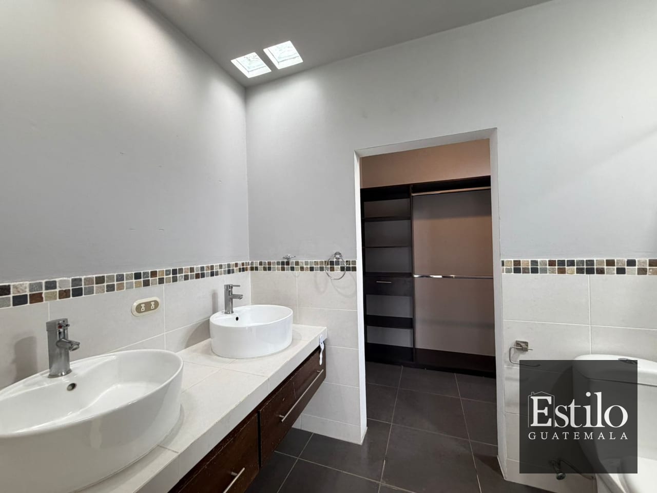 Preciosa Casa En Alquiler Fontana Km 25 — Casa en Alquiler en La Fontana I, Carretera a El Salvador, Guatemala, Ciudad — foto 9 de 10