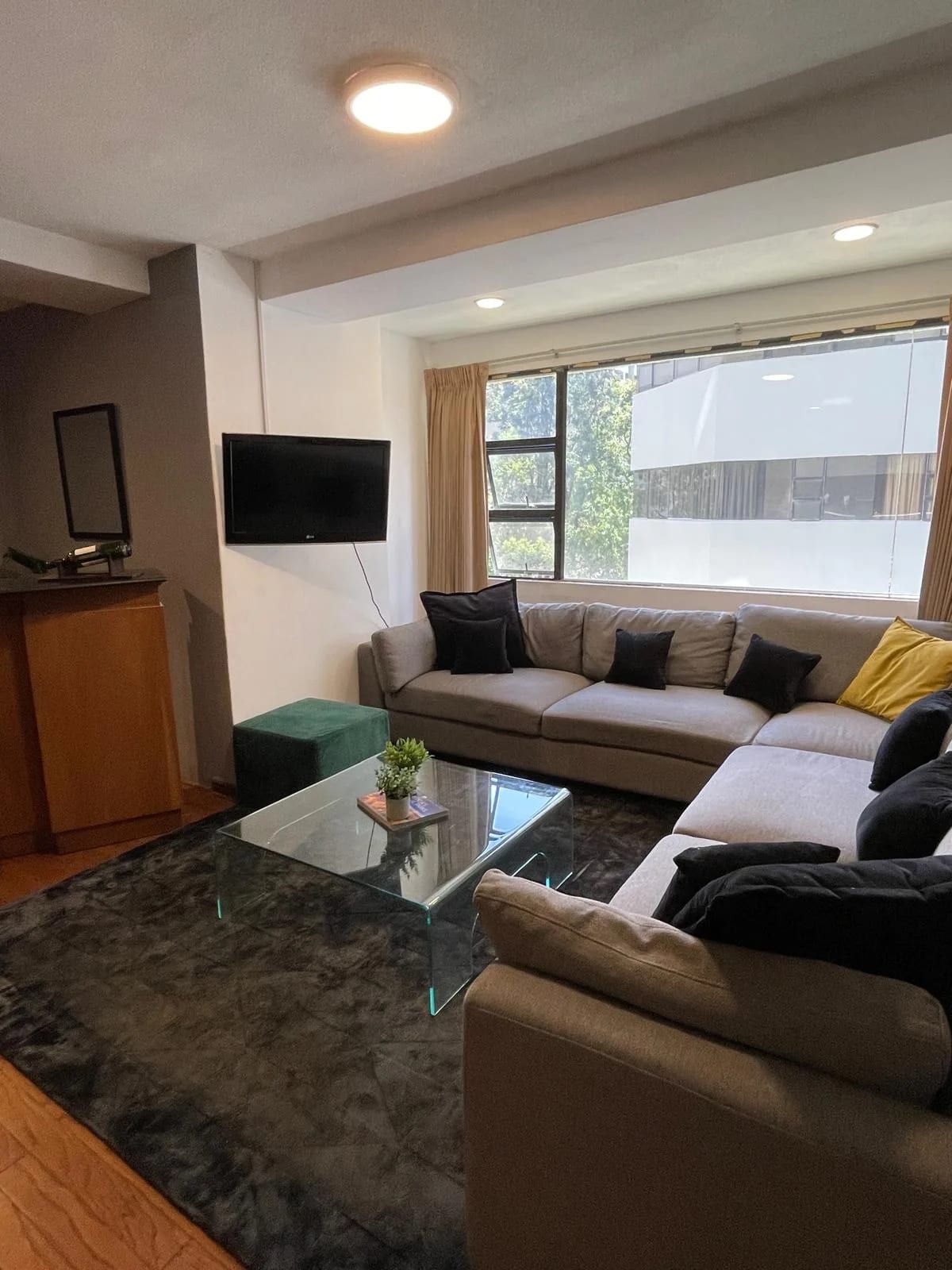 Renta Apartamento amueblado y equipado en Pacifica Plaza zona 14 — Apartamento en Alquiler en Pacífica Plaza, Zona 14, Guatemala, Ciudad — foto 2 de 15
