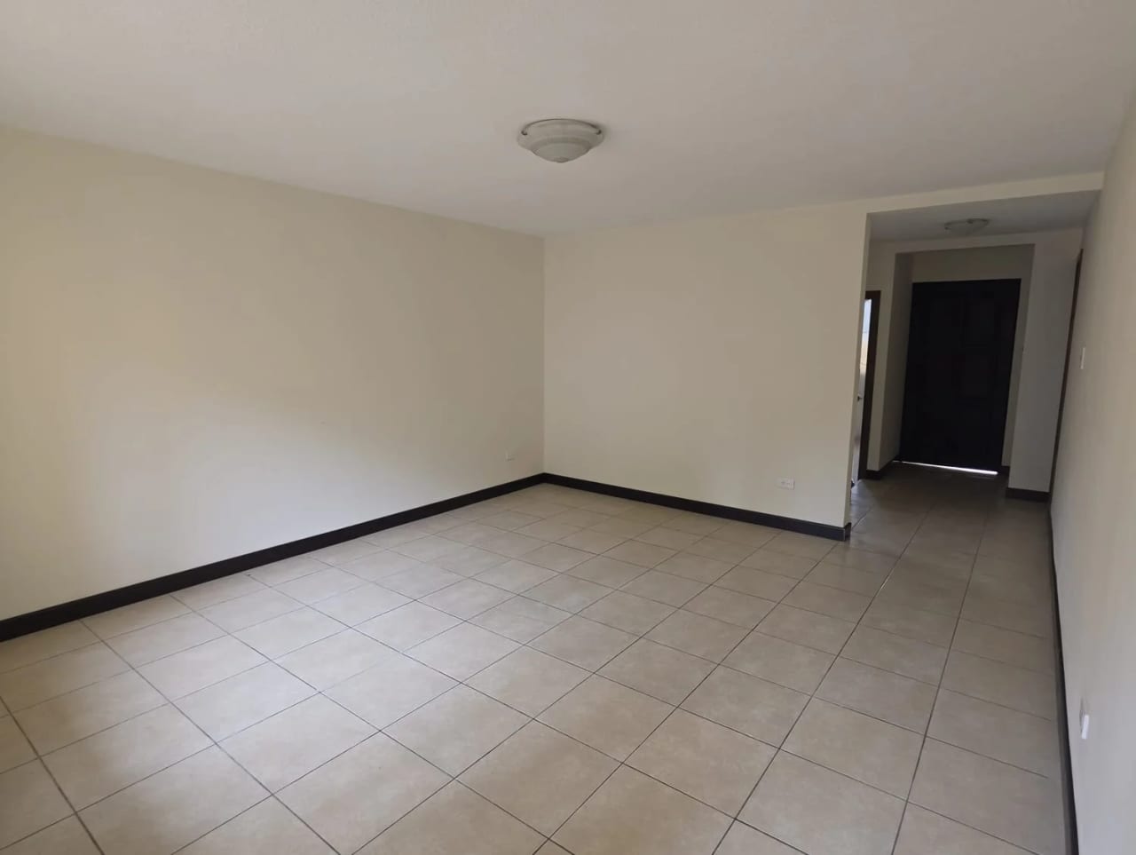 Vendo Casa Como Nueva* 📍 *bosques de San Marino - Ciudad San Cristób — Casa en Venta en Zona 8 Mixco, Guatemala, Ciudad — foto 5 de 17