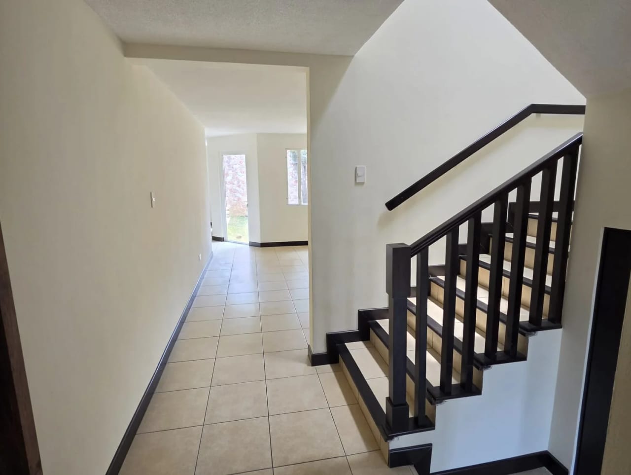 Vendo Casa Como Nueva* 📍 *bosques de San Marino - Ciudad San Cristób — Casa en Venta en Zona 8 Mixco, Guatemala, Ciudad — foto 11 de 17