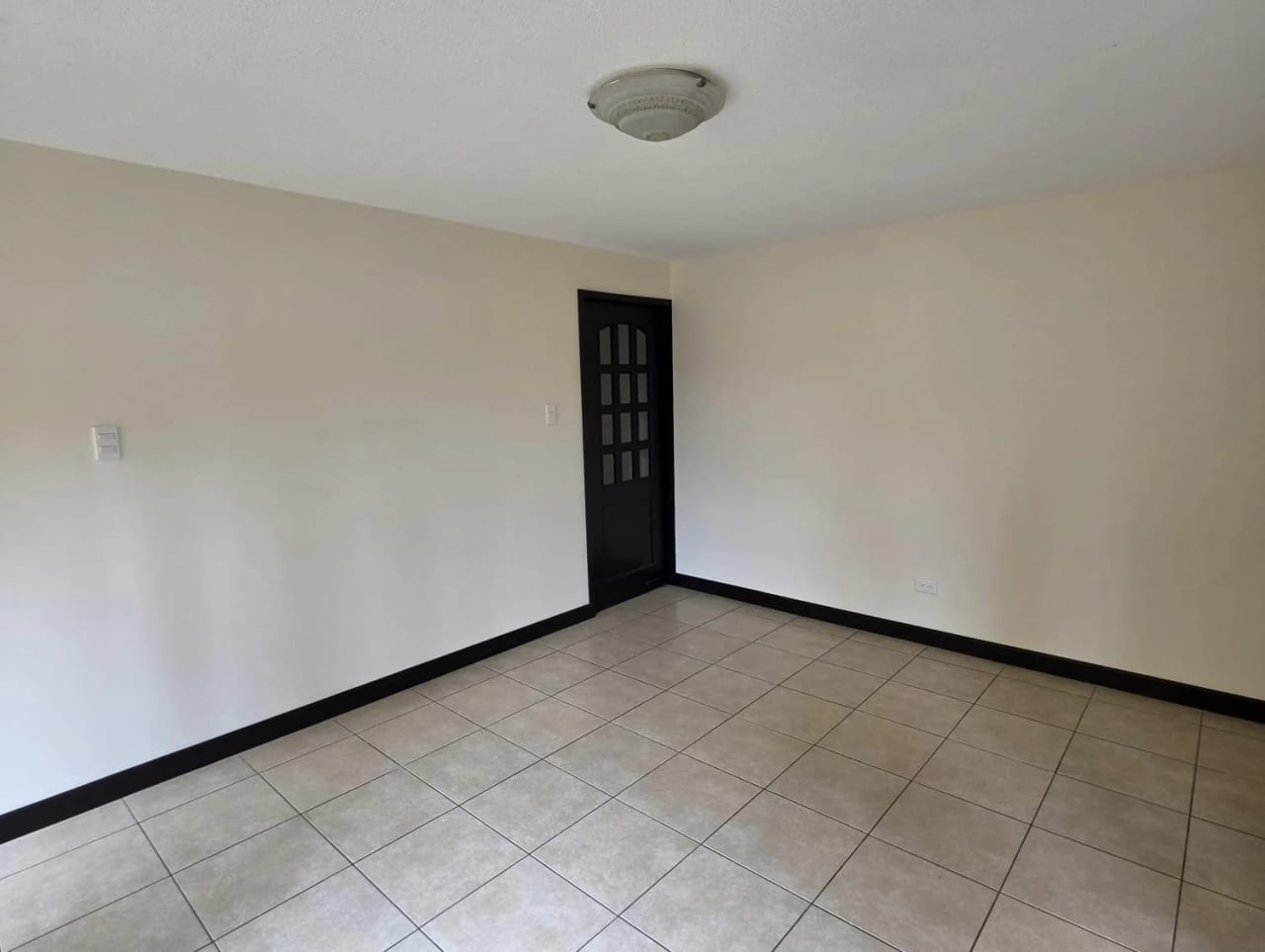 Vendo Casa Como Nueva* 📍 *bosques de San Marino - Ciudad San Cristób — Casa en Venta en Zona 8 Mixco, Guatemala, Ciudad — foto 13 de 17