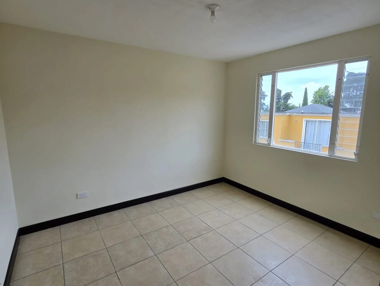 Vendo Casa Como Nueva* 📍 *bosques de San Marino - Ciudad San Cristób — Casa en Venta en Zona 8 Mixco, Guatemala, Ciudad — foto 14 de 17