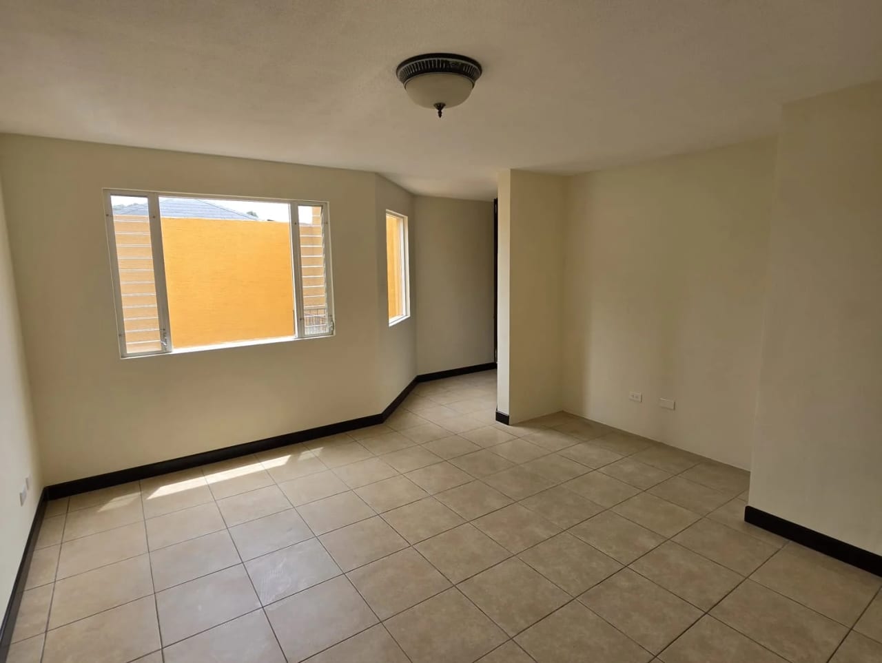 Vendo Casa Como Nueva* 📍 *bosques de San Marino - Ciudad San Cristób — Casa en Venta en Zona 8 Mixco, Guatemala, Ciudad — foto 15 de 17
