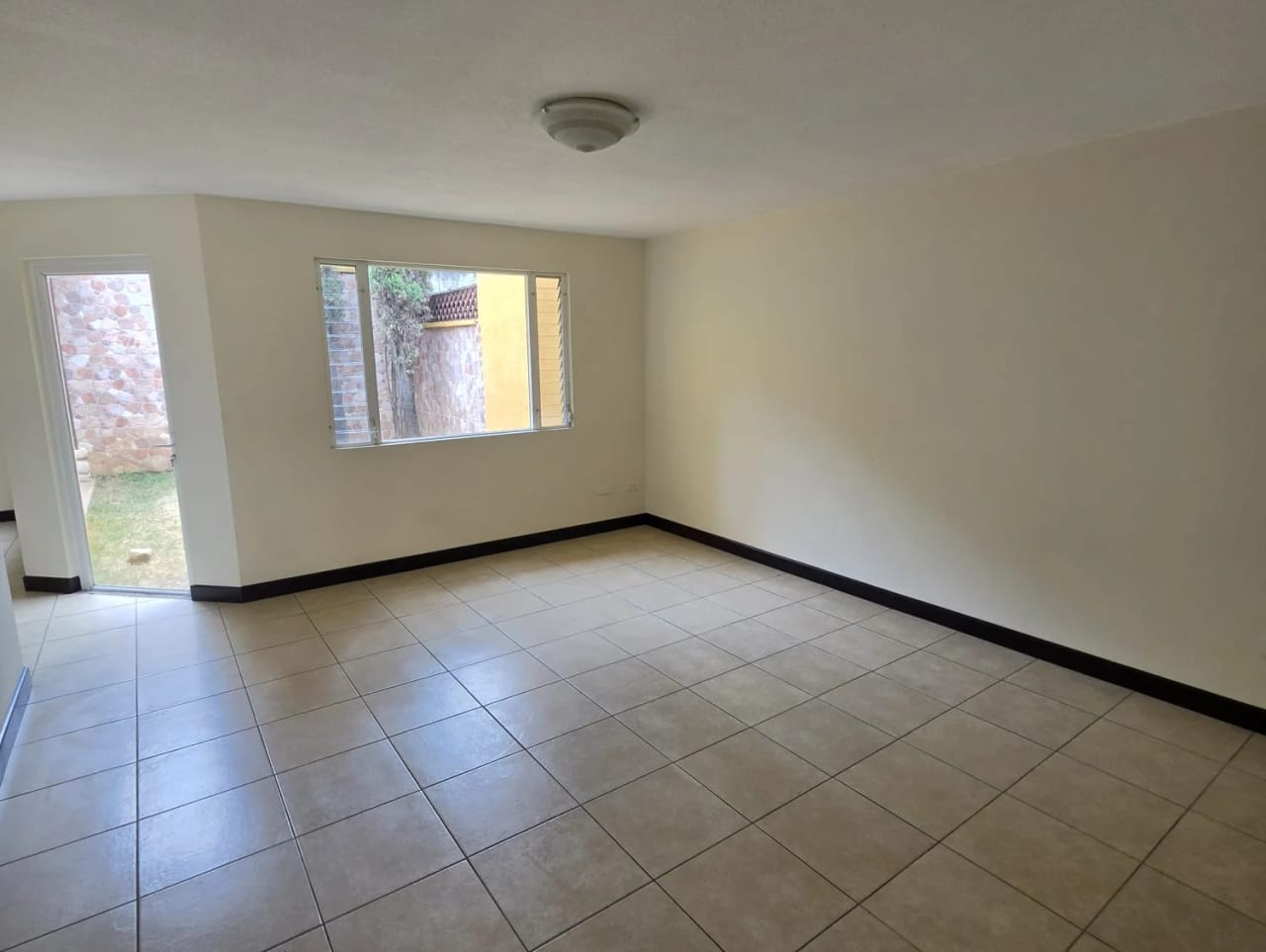 Vendo Casa Como Nueva* 📍 *bosques de San Marino - Ciudad San Cristób — Casa en Venta en Zona 8 Mixco, Guatemala, Ciudad — foto 17 de 17