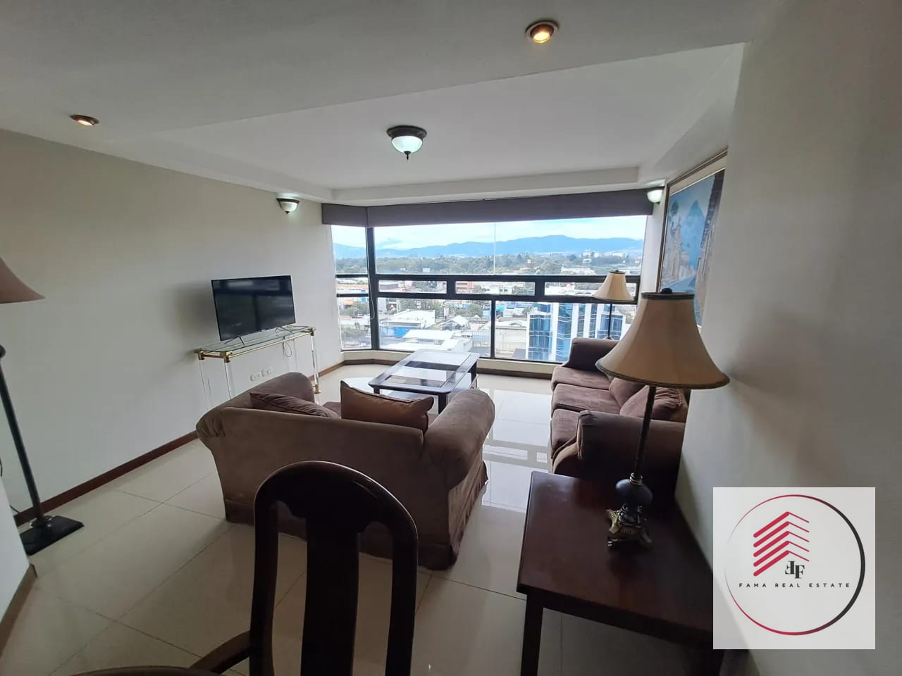 SE RENTA APARTAMENTO AMUEBLADO EN ZONA 9 EN EDIFICIO ALAMEDA — Apartamento en Alquiler en Zona 9, Guatemala, Ciudad — foto 1 de 14