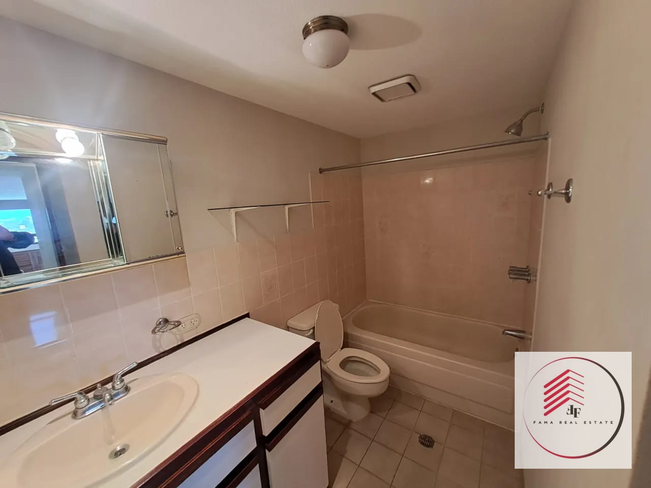 SE RENTA APARTAMENTO AMUEBLADO EN ZONA 9 EN EDIFICIO ALAMEDA — Apartamento en Alquiler en Zona 9, Guatemala, Ciudad — foto 13 de 14