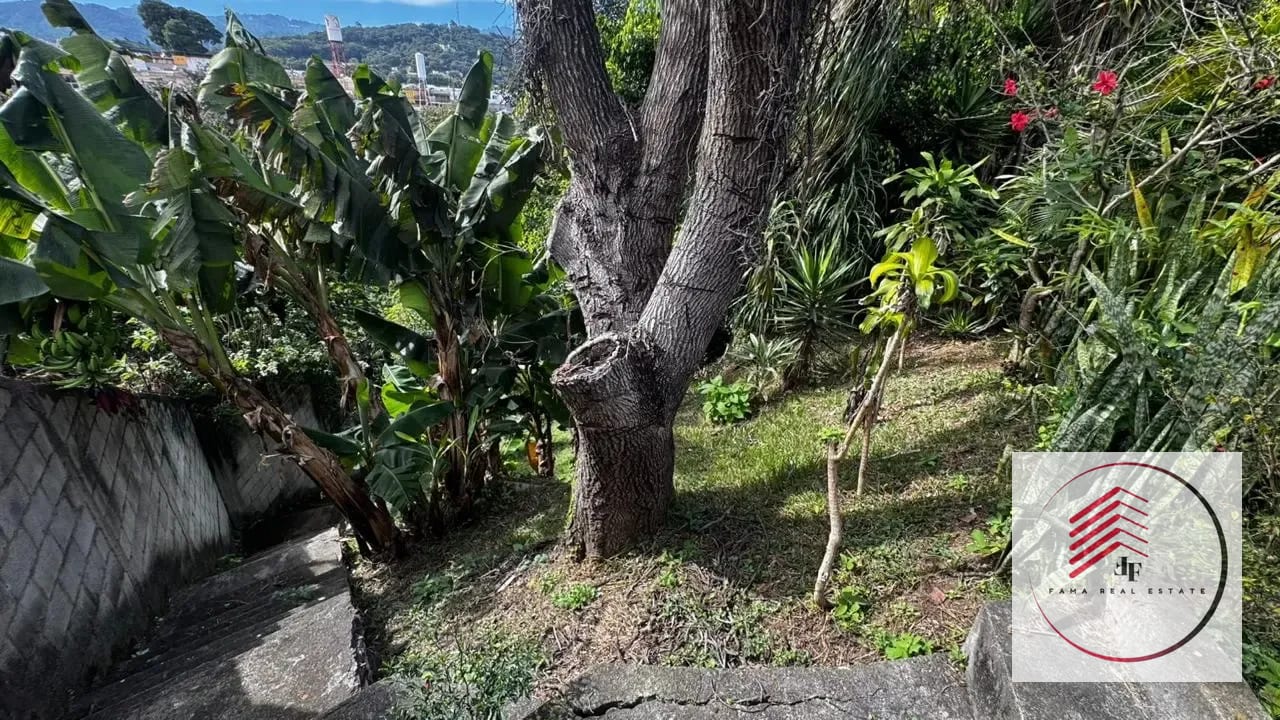 Zona 8 de Mixco San Cristobal Amplia Casa con Extenso Jardin en Venta — Casa en Venta en Zona 8 Mixco, Guatemala, Ciudad — foto 8 de 10