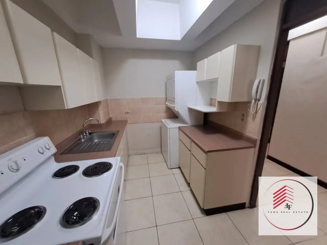 Remate de Apartamento en Edificio Reforma Obelisco Zona 9 — Apartamento en Venta en Reforma Obelisco, Zona 9, Guatemala, Ciudad — foto 8 de 17