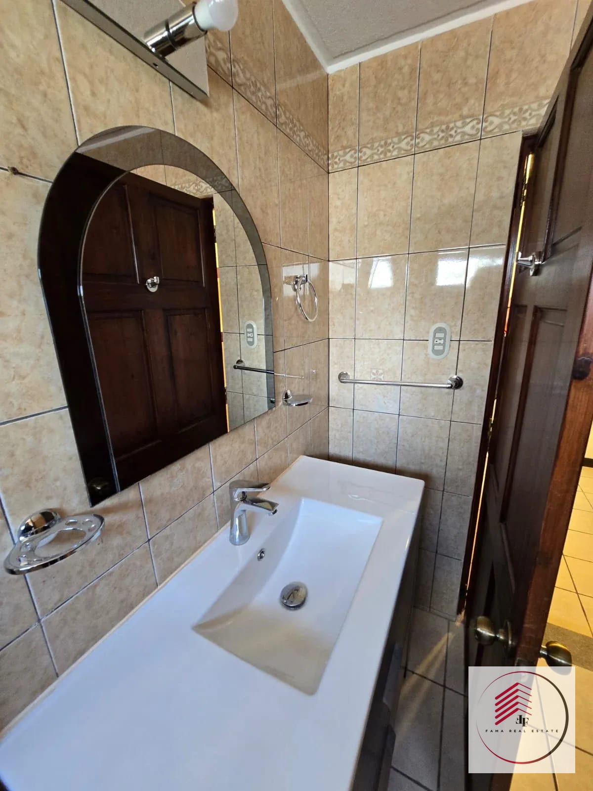 *🏡venta de Hermosa Casa en Condominio el Fortin KM 18.5, Nitida !!! — Casa en Venta en El Fortín, Carretera a El Salvador, Guatemala, Ciudad — foto 4 de 17