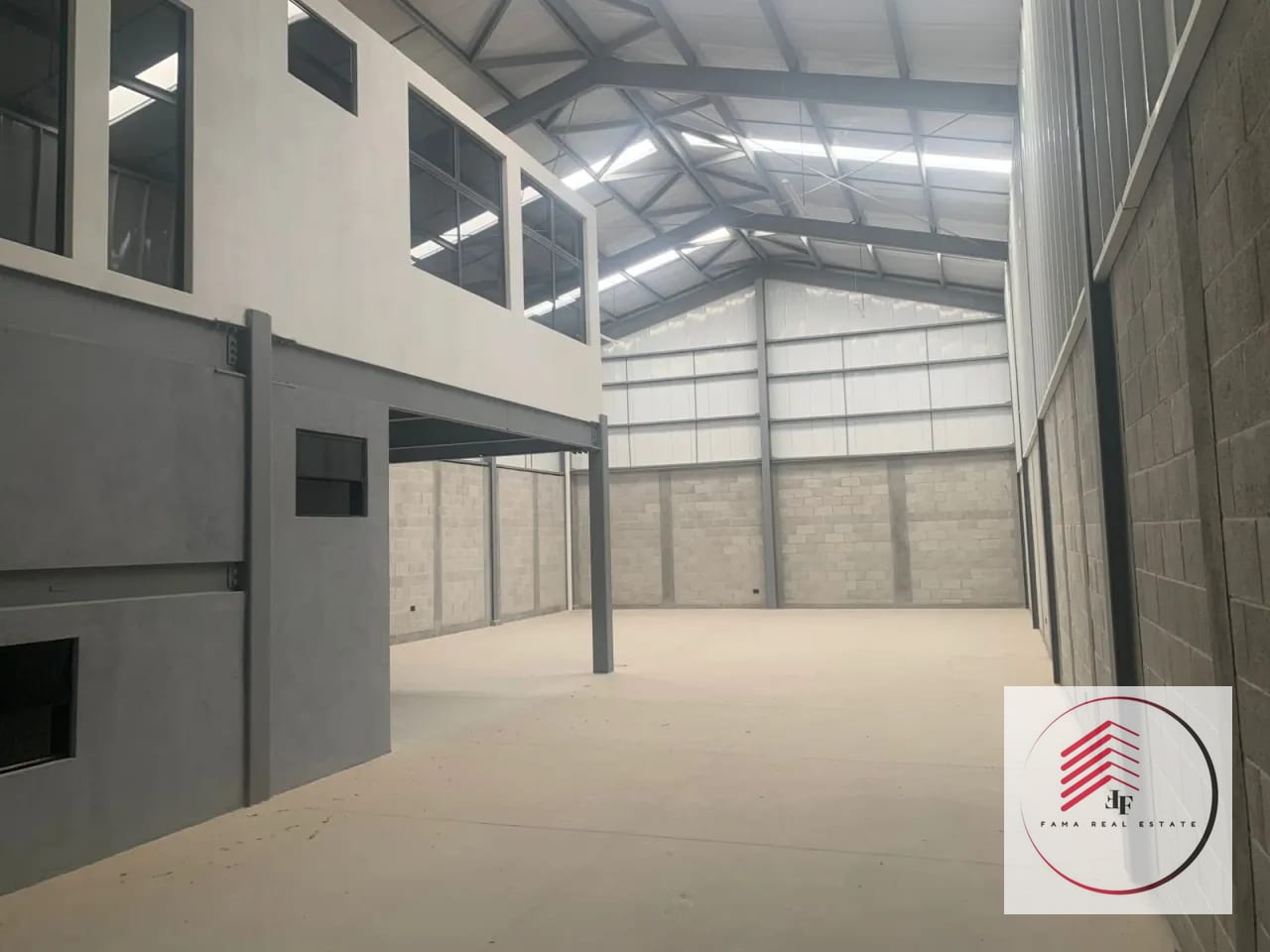 Venta de Exclusiva Ofibodega de Estreno en CAES en Complejo de Bodegas — Bodega / Ofibodega en Venta en Villa Canales, Guatemala, Ciudad — foto 1 de 11