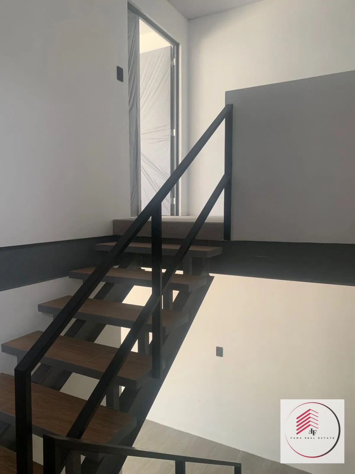 Venta de Exclusiva Ofibodega de Estreno en CAES en Complejo de Bodegas — Bodega / Ofibodega en Venta en Villa Canales, Guatemala, Ciudad — foto 5 de 11