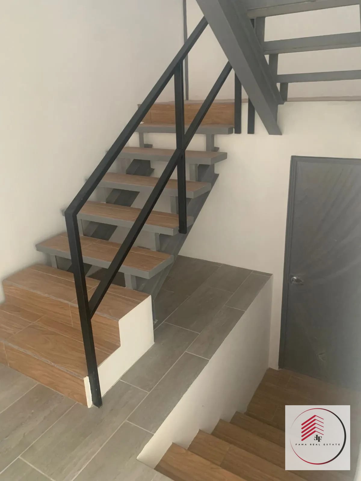 Venta de Exclusiva Ofibodega de Estreno en CAES en Complejo de Bodegas — Bodega / Ofibodega en Venta en Villa Canales, Guatemala, Ciudad — foto 9 de 11