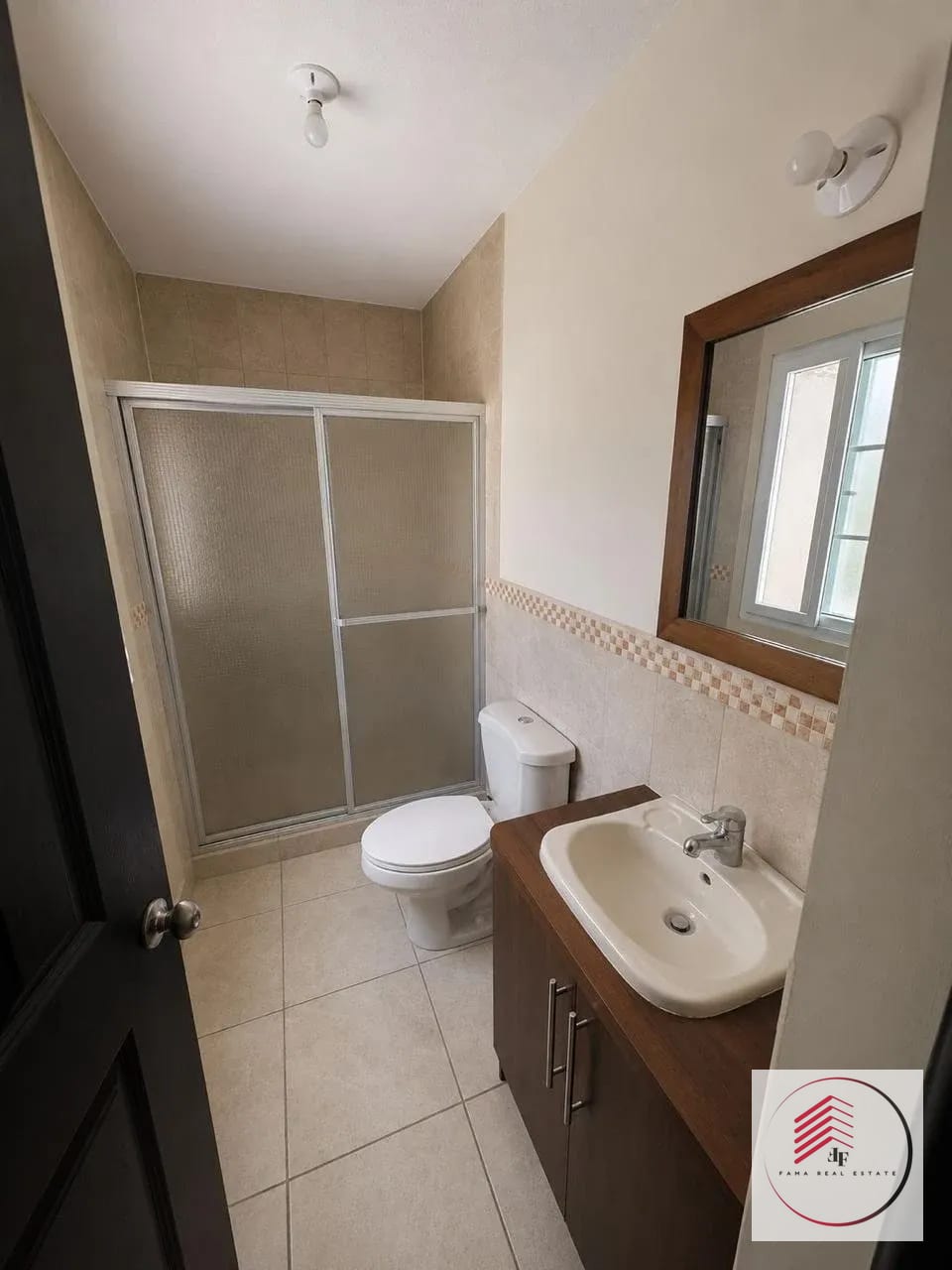 *rento Villa Serena, Condado el Naranjo, Zona 4 Mixco* — Casa en Alquiler en Zona 4 Mixco, Guatemala, Ciudad — foto 2 de 11