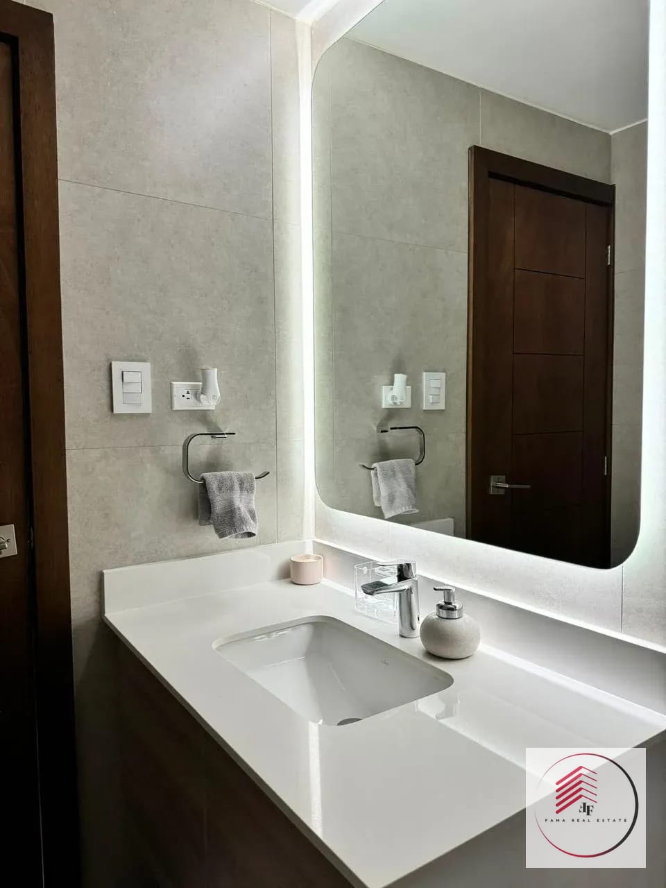 *apartamento en Renta Amueblado en Edificio Reserva Diez en Zona 10* — Apartamento en Alquiler en Reserva Diez, Zona 10, Guatemala, Ciudad — foto 13 de 17
