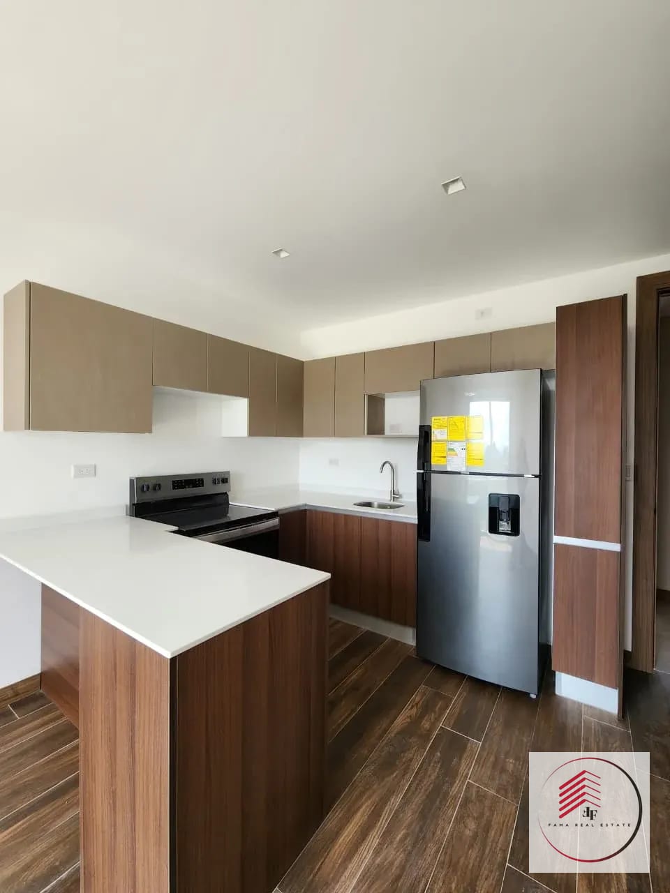 Apartamento en renta nuevo en zona 15, VH2 *Edificio Vila Quince* — Apartamento en Alquiler en Vila Quince, Zona 15, Guatemala, Ciudad — foto 1 de 1