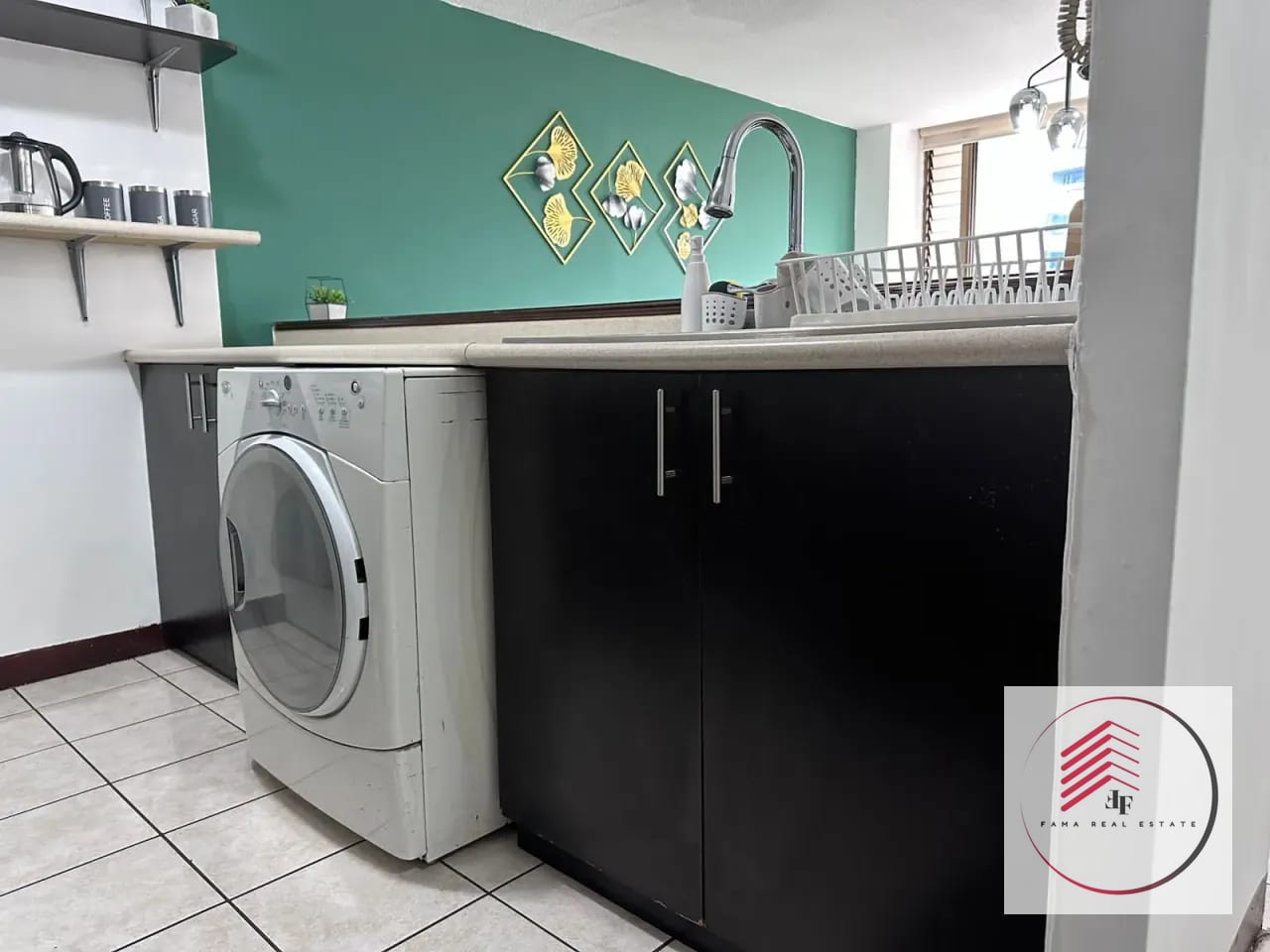 Alquilo Apartamento Amueblado en Zona 10, Edificio Avenida 502, 70MTS — Apartamento en Alquiler en Zona 10, Guatemala, Ciudad — foto 2 de 12