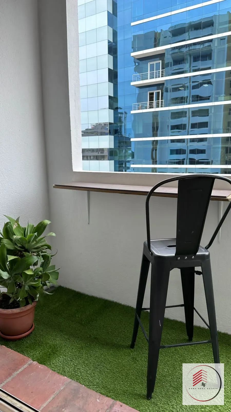 Alquilo Apartamento Amueblado en Zona 10, Edificio Avenida 502, 70MTS — Apartamento en Alquiler en Zona 10, Guatemala, Ciudad — foto 4 de 12