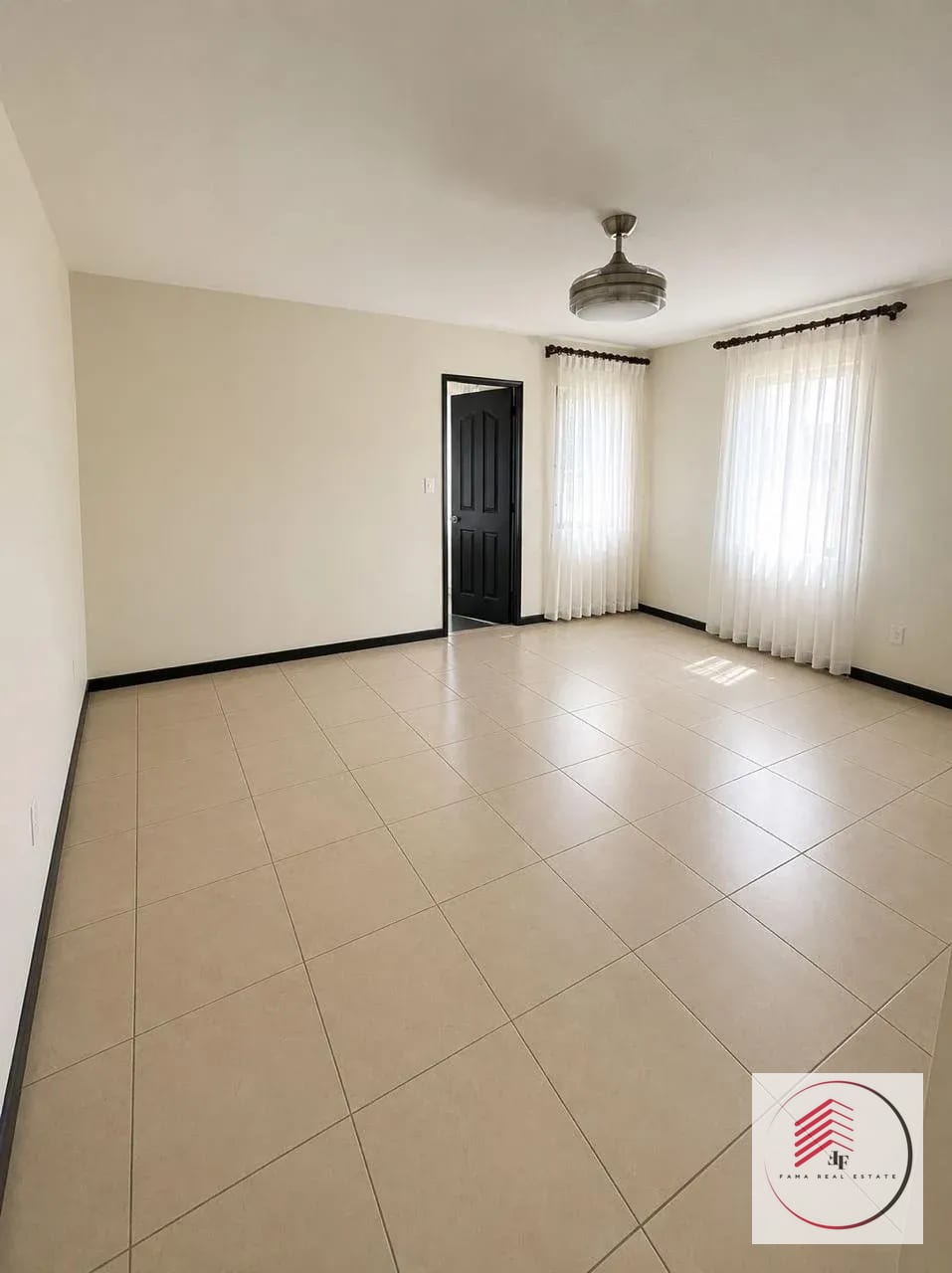Vendo Casa Condado el Naranjo, Zona 4 Mixco — Casa en Venta en Condado Naranjo, Zona 4 Mixco, Guatemala, Ciudad — foto 3 de 12