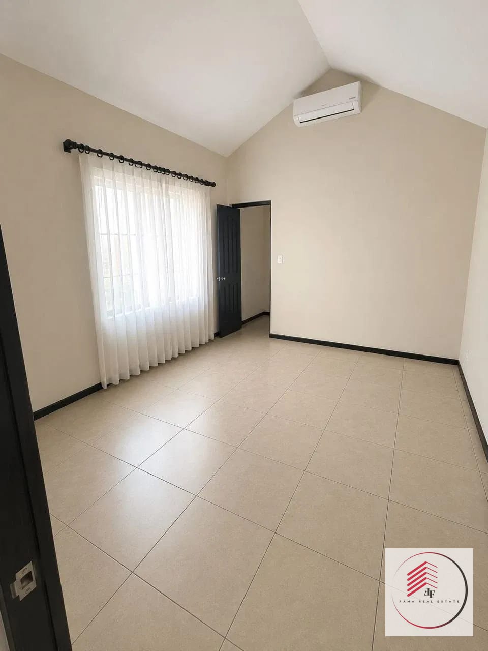 Vendo Casa Condado el Naranjo, Zona 4 Mixco — Casa en Venta en Condado Naranjo, Zona 4 Mixco, Guatemala, Ciudad — foto 7 de 12