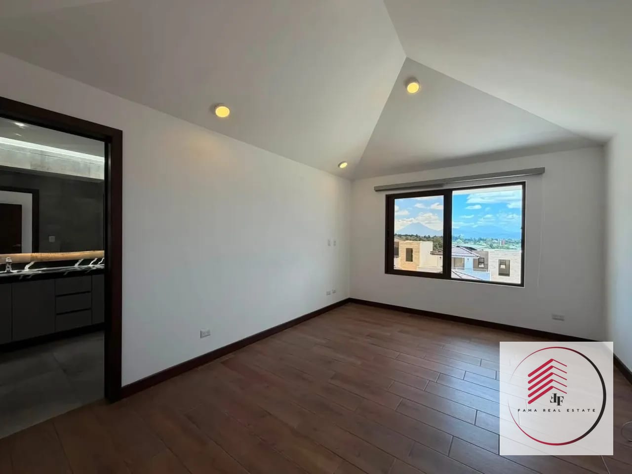 Alquilo Casa en Condominio la Reserva II, Lomas de San Isidro Zona 16 — Casa en Alquiler en Lomas de San Isidro - La Reserva, Zona 16, Guatemala, Ciudad — foto 5 de 9