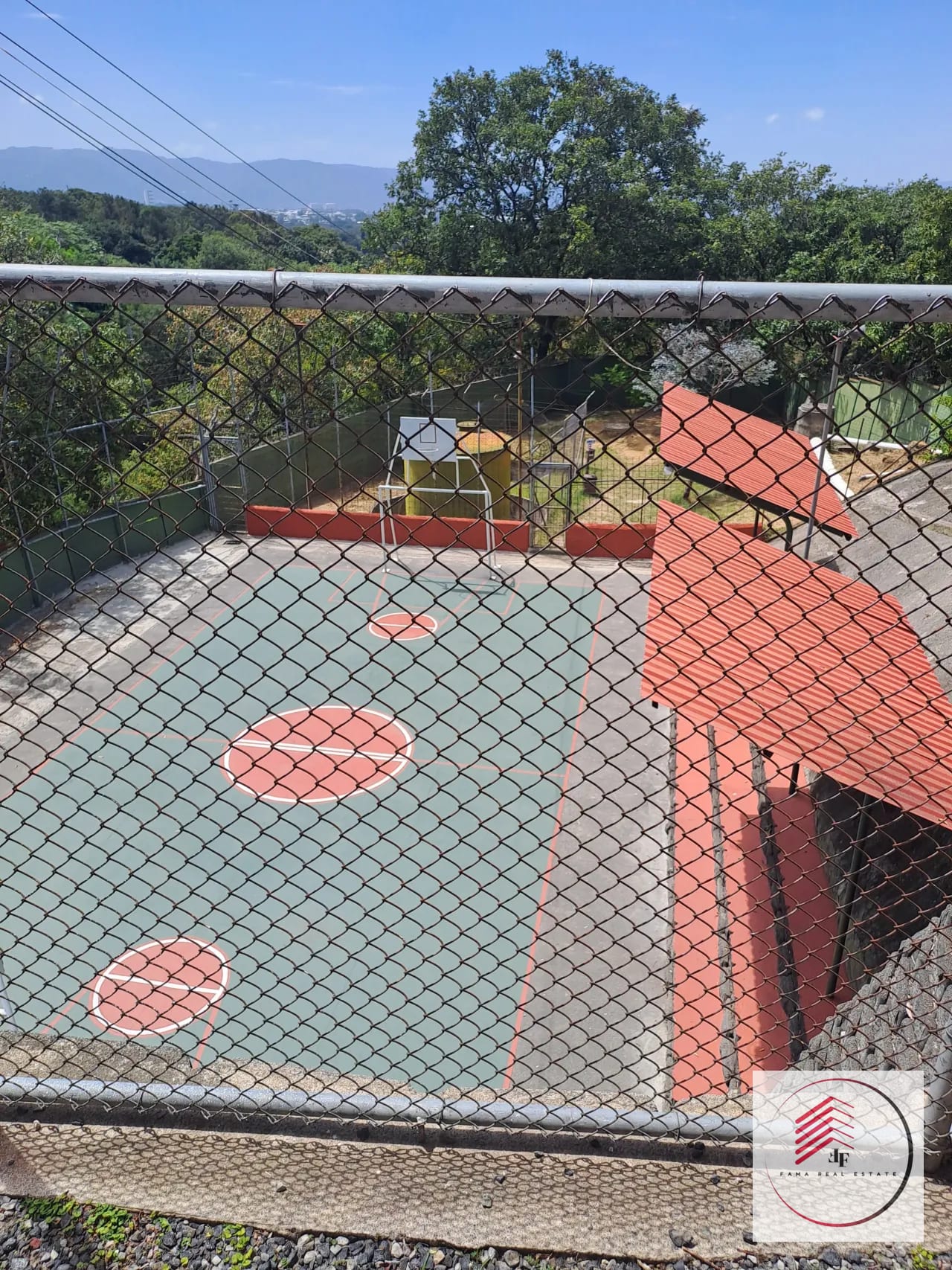 CASA DE UN NIVEL EN VENTA en Condominio Santa Barbara 2, San Cristóbal Mixco — Casa en Venta en Zona 8 Mixco, Guatemala, Ciudad — foto 17 de 17