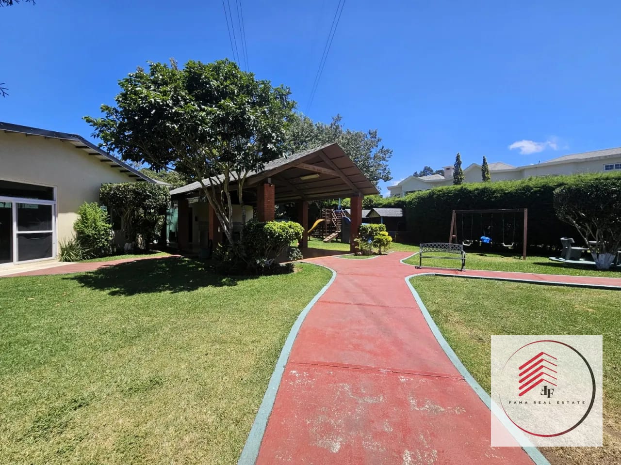 Amplia Casa de 1 nivel en VENTA km. 16.5 Entre Bosques, CAES â Casa en Venta en Carretera a El Salvador, Guatemala, Ciudad â foto 15 de 17