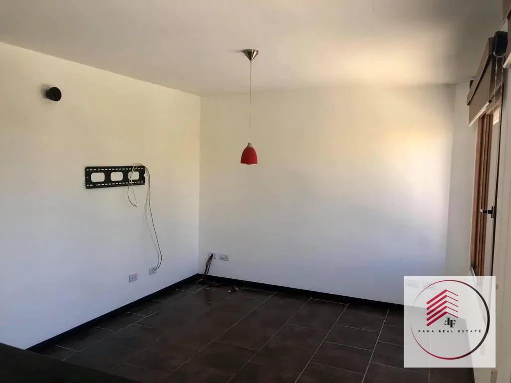 Venta de Hermosa Casa en Cumbres de la Arboleda en KM 21.5 (CAES) — Casa en Venta en Cumbres de La Arboleda, Carretera a El Salvador, Guatemala, Ciudad — foto 3 de 11