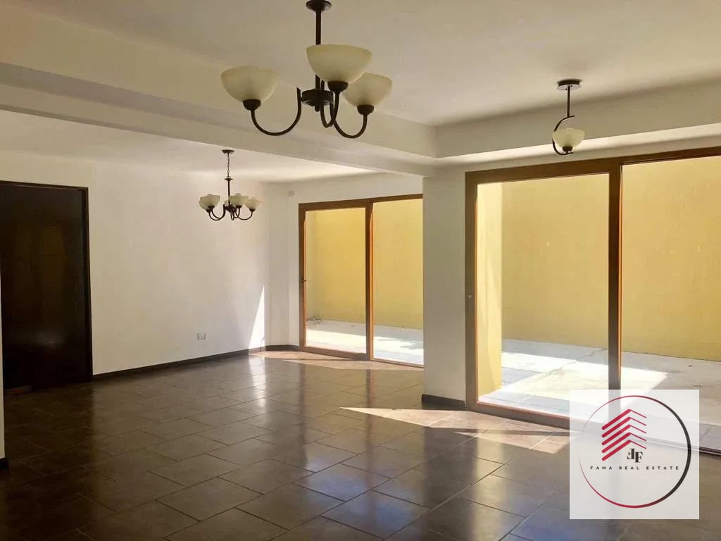 Venta de Hermosa Casa en Cumbres de la Arboleda en KM 21.5 (CAES) — Casa en Venta en Cumbres de La Arboleda, Carretera a El Salvador, Guatemala, Ciudad — foto 1 de 11