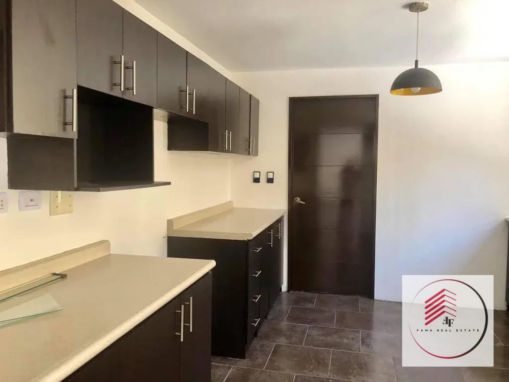 Venta de Hermosa Casa en Cumbres de la Arboleda en KM 21.5 (CAES) — Casa en Venta en Cumbres de La Arboleda, Carretera a El Salvador, Guatemala, Ciudad — foto 5 de 11
